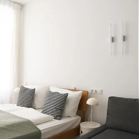 Apartment Nook X Salon - Gallery-apartment In Friedrichshain