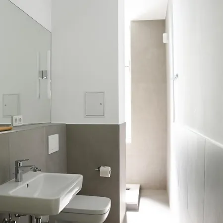 Apartment Nook X Salon - Gallery-apartment In Friedrichshain *